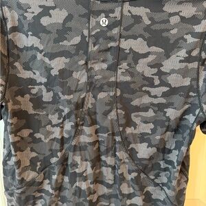 Size 6 camo workout top